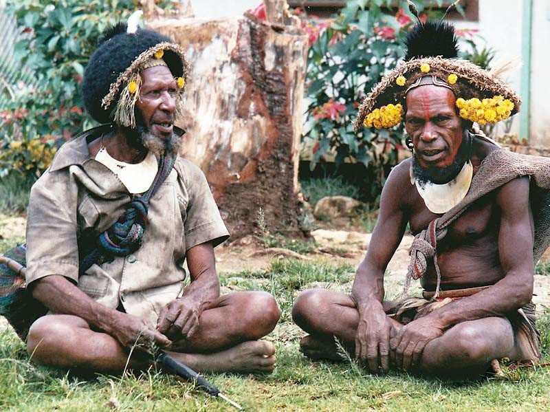 99 Two Buddies at Market Day 8008