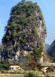43 Limestone mountain in southern China near Guilin 800