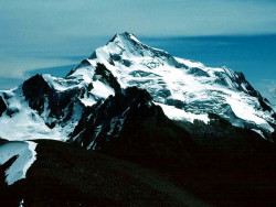 5 Snow covered Mountain peak in New Zealand 800
