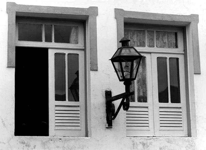 41 Twin windows in Teguicigalpa  Honduras 800