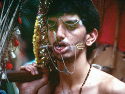 15 A Thaipusum Devotee in Singpore 800