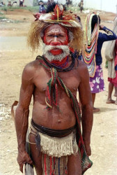 74 Tribal clansman in PNG 800