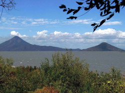 45. Volcano Momotomba acrtoss Lake Nicaragua 800