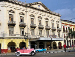 1920 s Taxi in Havana 800