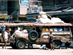 29 Jeepney loaded up and getting ready to go in the Philippines 800