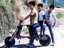 31 Homemade wooden scooter in Nicaragua 800