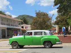 1952 dodge in the center of vinales 800