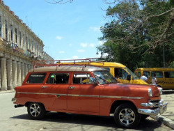 1954 ford country sedan cruising havana 3 800