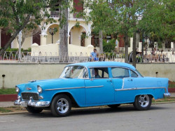 1955 chevrolet two ten sedanin front of plaza in vinales 800