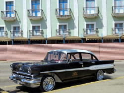 1956 oldsmobile in havana 800