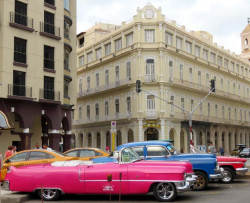 classic taxis in havana  cuba 800