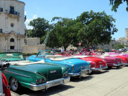 no shortage of taxis in havana 2 800