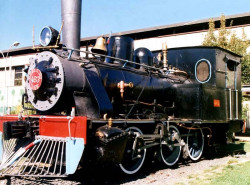 33 steam locomotive on display in santa cruz  bolivia 800