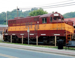great smokey mountain railroad locomotive 800
