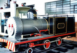 small locomotivew at museum in new zealand 800