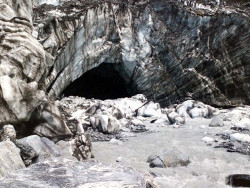 23 mouth of a glacier in chile 800