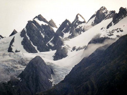 27 glacier mountains in chiles tierra del fuego region 800