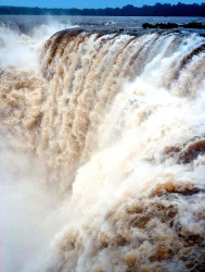 10 iguazu  one of the new seven wonders of nature 800