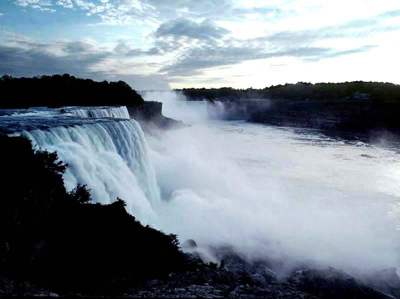 13 the splash at niagara falls in new york 800