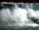 15 a section of niagara falls in new york 800
