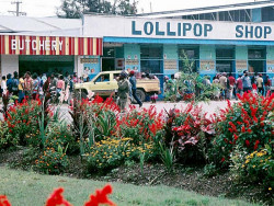 26 lollipop shop and butchery in mt. hagen  papua new guinea 800