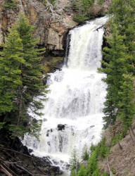 waterfall in yellowstone national park 800