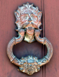 147 weathered brass lion door knocker in masaya  nicaragua 800