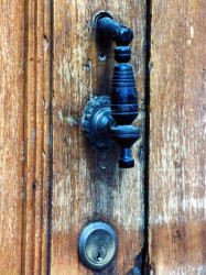 119 iron door knocker photographed in paraguay 800