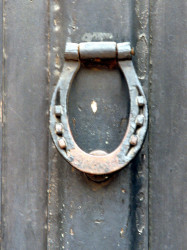 132 horseshoe door knocker in honduras