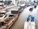 122 busy canal in suzhou  china 800