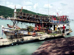 30 fishing vessel in southern thailand 800