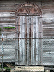 38 old wooden door on bocas del toro  panama 800