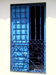 47 doorway in la libertad  el salvador 800