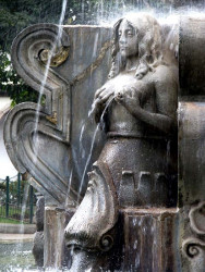 12 fountain in antigua  guatemala 800