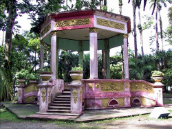 74 building in the central park of puerto limon in costa rica 800