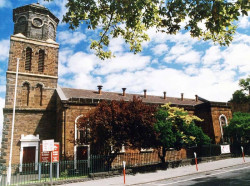 15 red brick church in melbourne 800