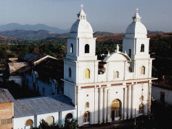 4 colonial church in leon  nicaragua 800
