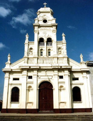 25 costa rican church in naranjo 800