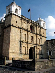 15 corner church in antigua  guatemala 800