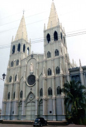 13 catholic church on luzon island of eh philippines 800