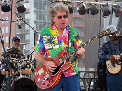 elvin bishop  2  800