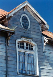 4 Upstairs window of a home in Cochabamba  Bolivia 800