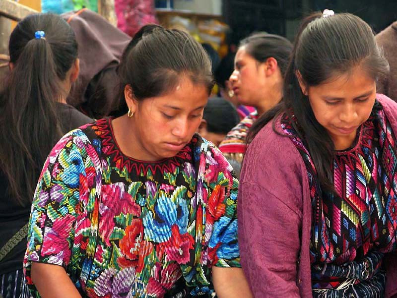 11 Typical dress of the Mayan women in Guatemala 800