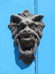 knocker