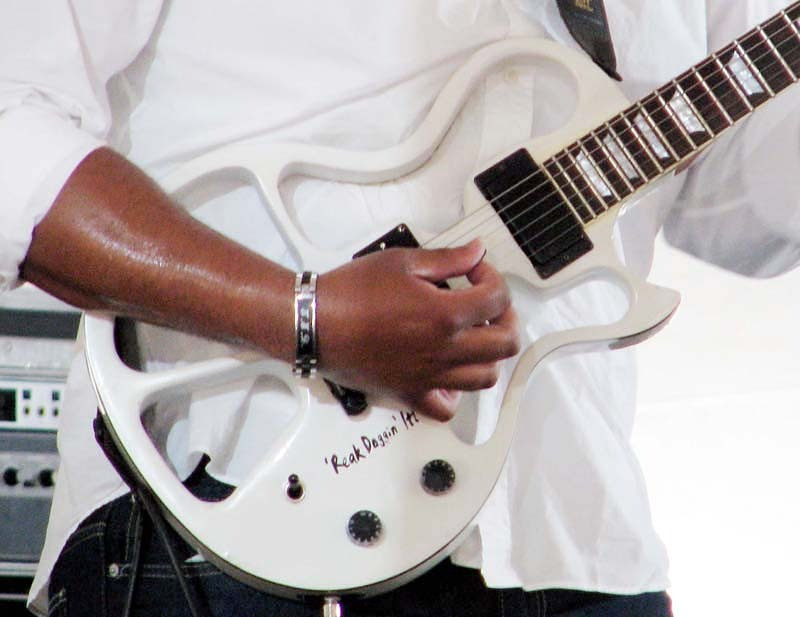 jarekus singleton s guitar