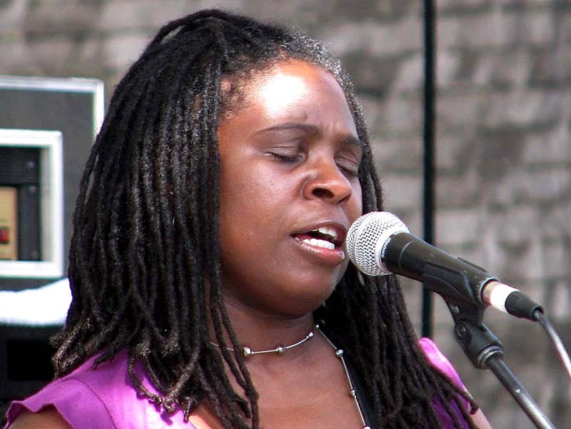 ruthie foster  2 